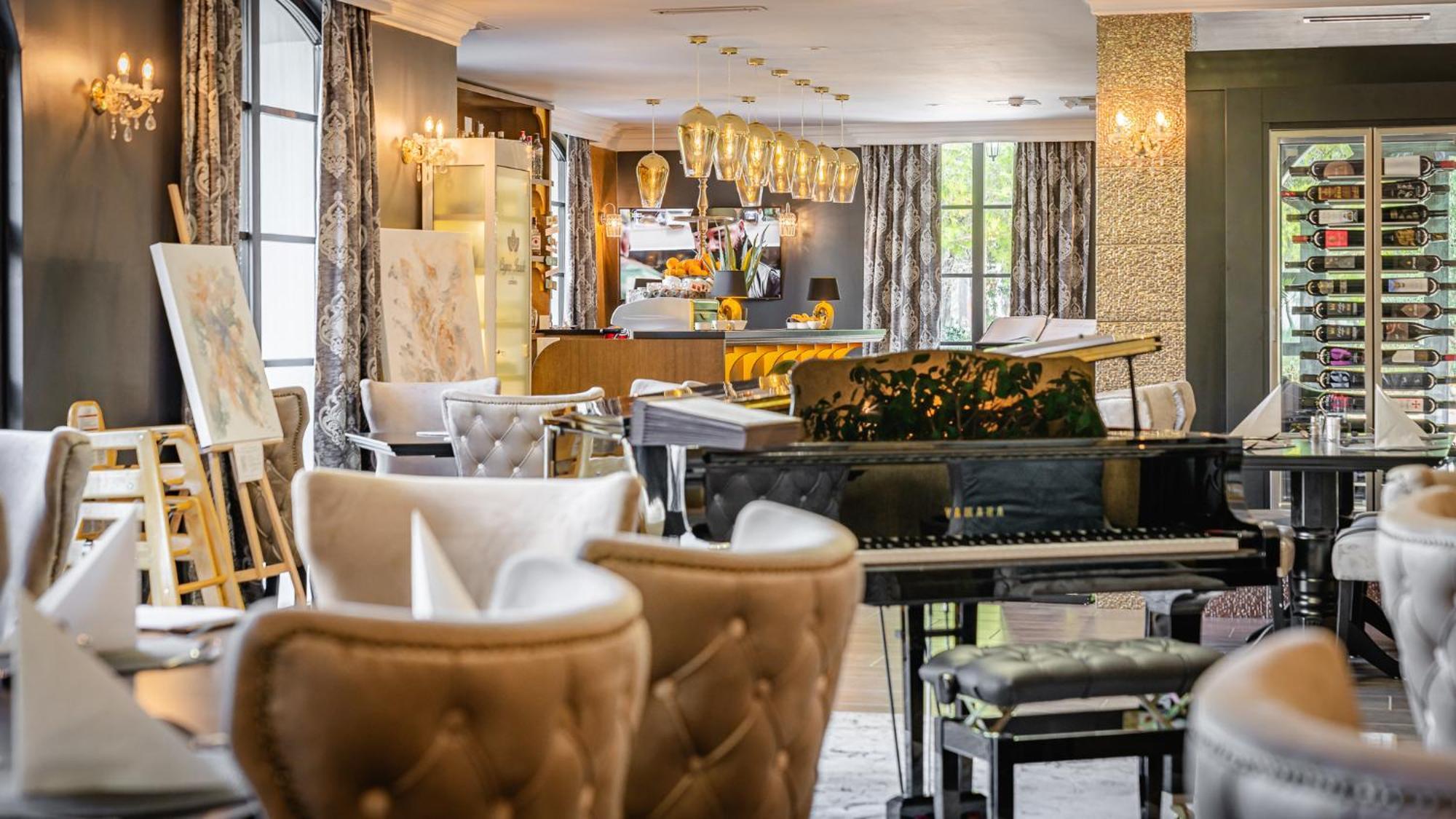 Boutique Hotel Bora & Villas Garamm ปาโกชตาเน ภายนอก รูปภาพ